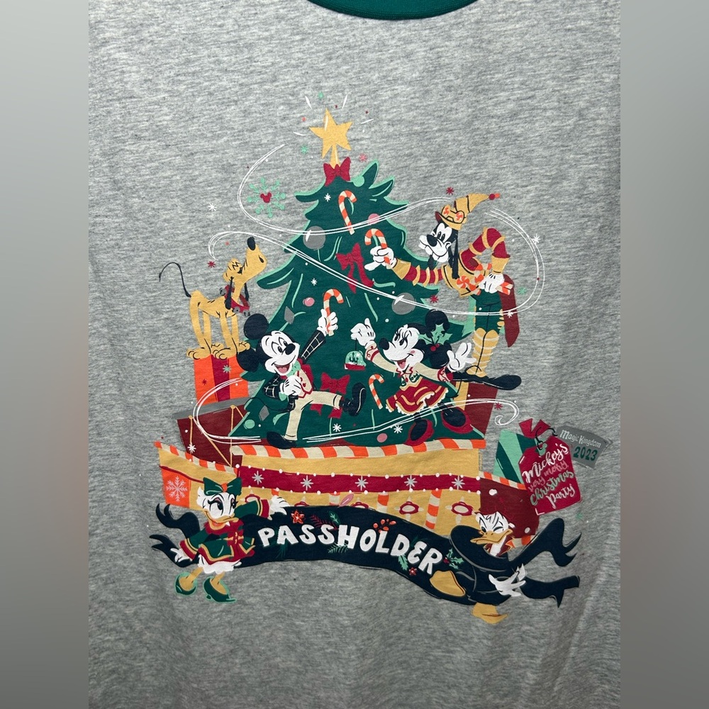 Disney Passholder Christmas T Shirt 2023 Mickey Minnie 2XL - Picture 2 of 8